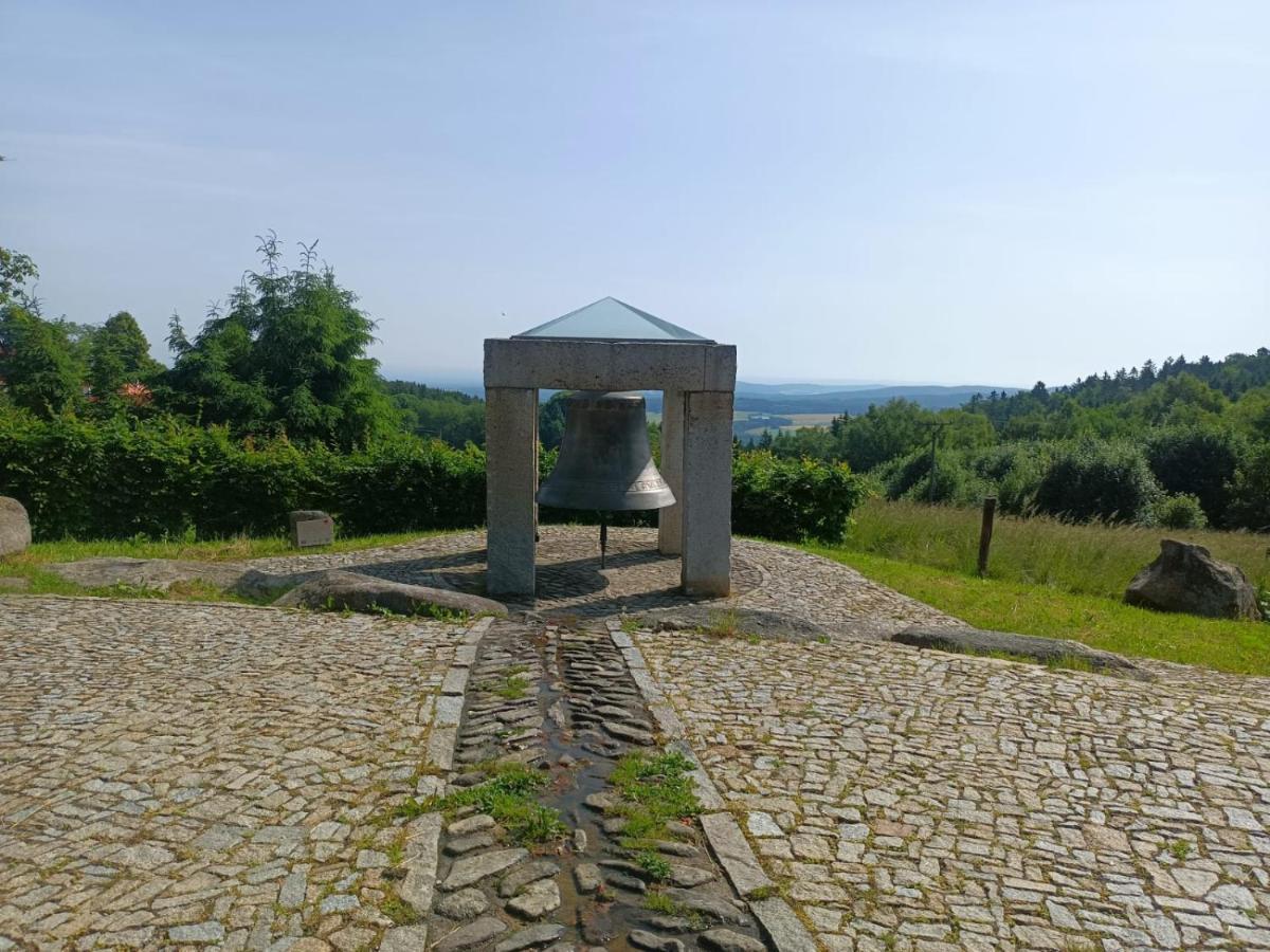 Kopretina Apartamento Cerne Udoli Exterior foto